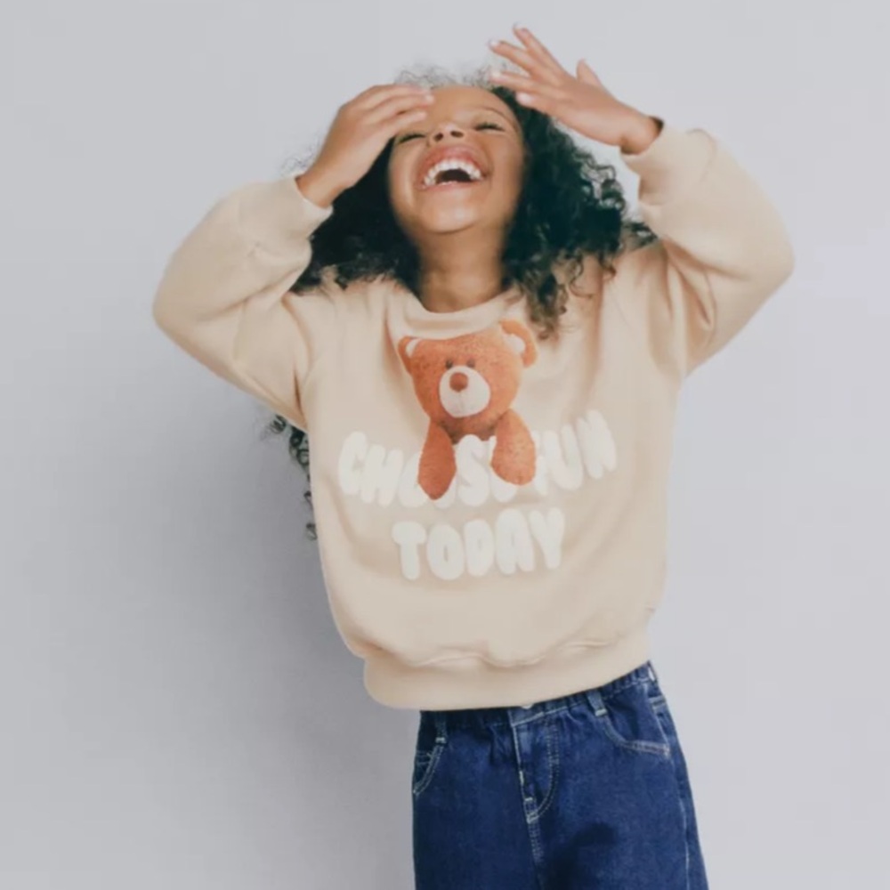 ZARA BEAR PRINT SWEATSHIRT